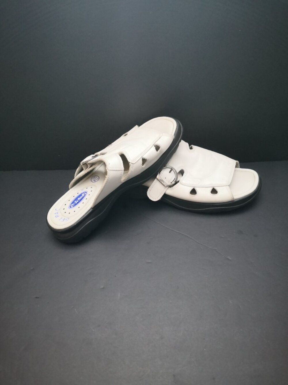 Dr Scholl's Ladies Size 7.5W White Leather Upper Slip On Lalita Sandals Gel Pac